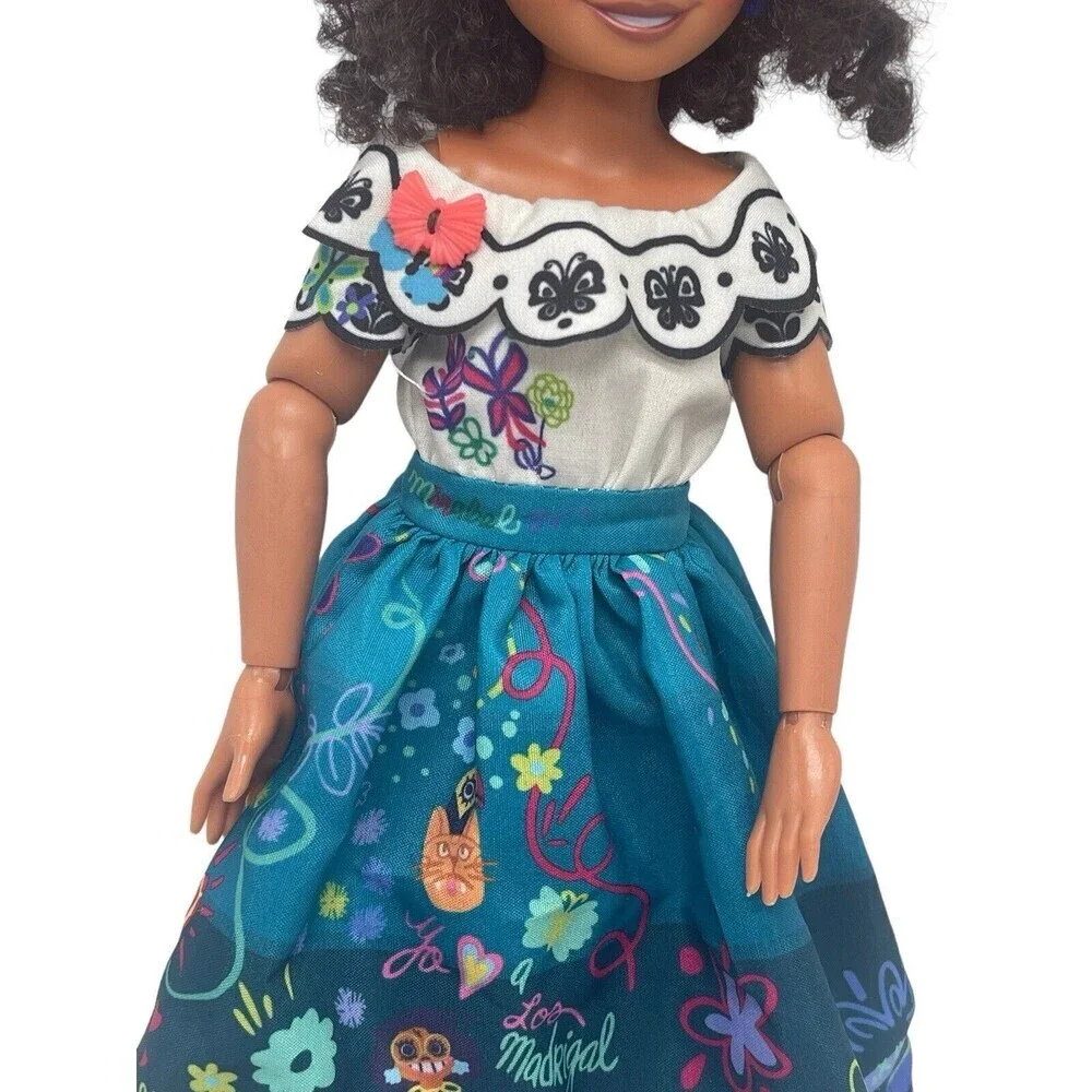 Disney Encanto Mirabel Madrigal 11